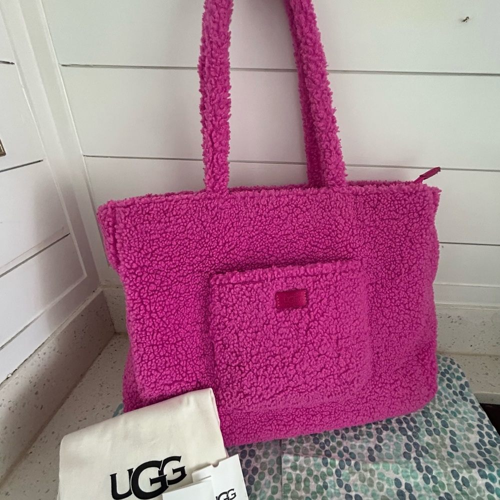 Authentic UGG Adriana Sherpa Tote With Dust bag